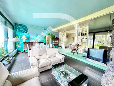 Appartement - 166 m² - 6 pièces