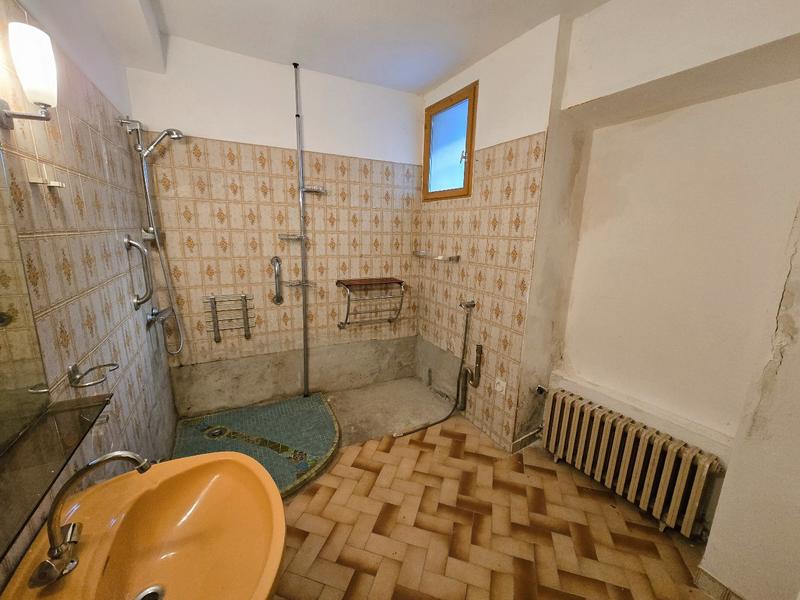 Maison - 164 m² - 9 pièces