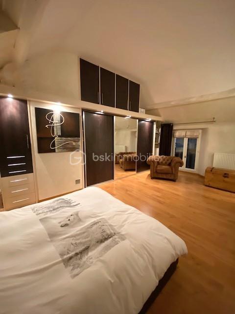 Propriété - 368 m² - 11 pièces