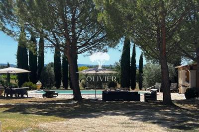 Propriété - 270 m² - 7 pièces