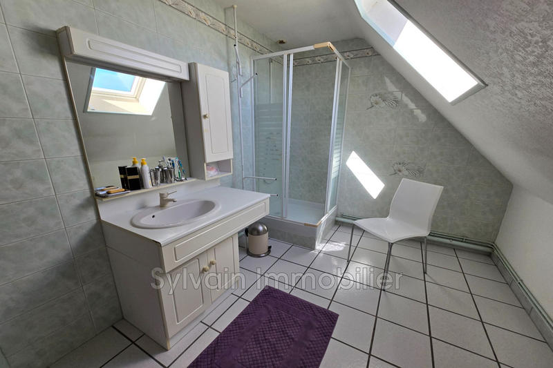 Pavillon - 136 m² - 6 pièces