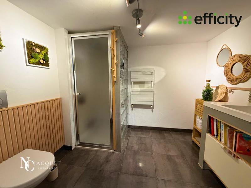 Villa - 200 m² - 8 pièces