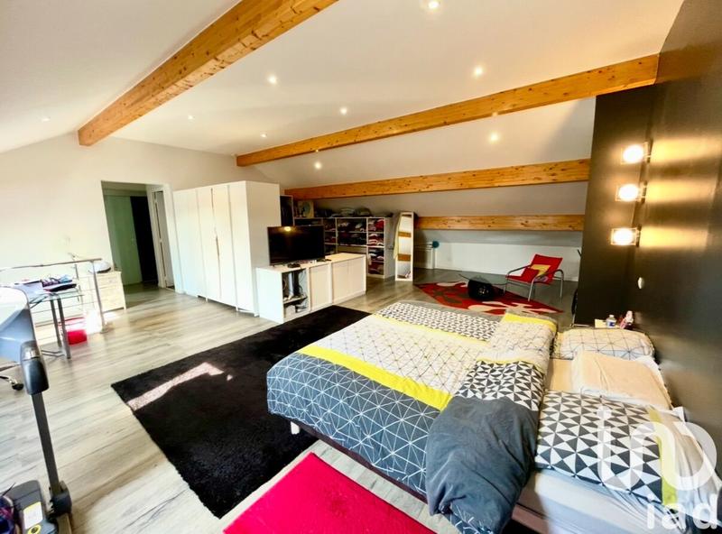 Maison - 211 m² - 7 pièces