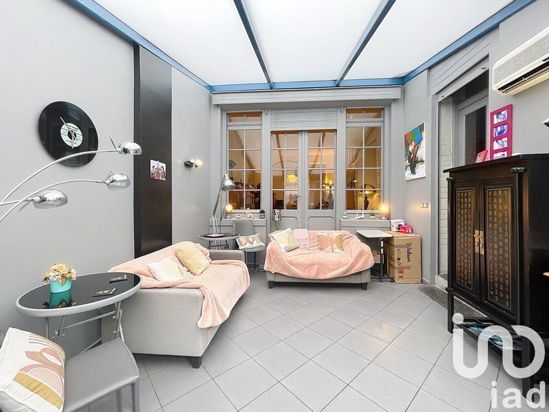 Maison - 239 m² - 9 pièces