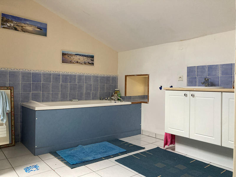 Maison - 202 m² - 8 pièces