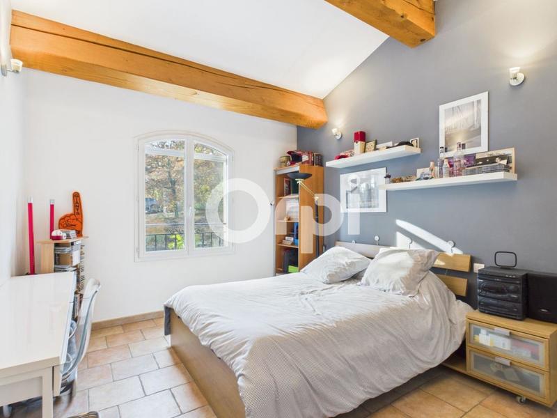 Maison - 220 m² - 7 pièces