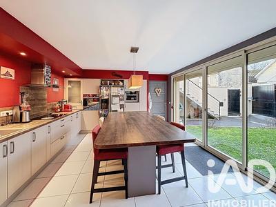Maison - 224 m² - 8 pièces