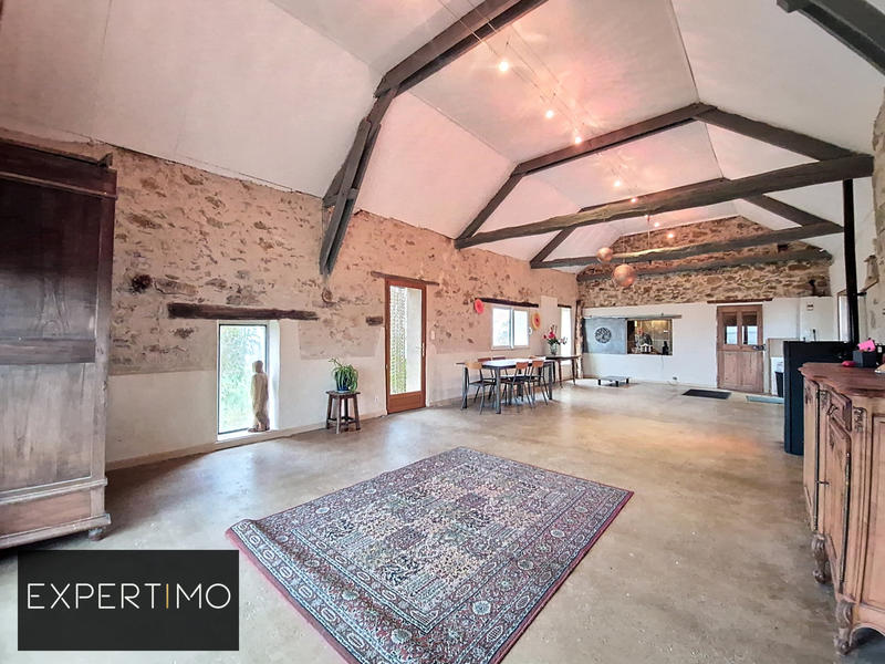 Maison - 216 m² - 11 pièces