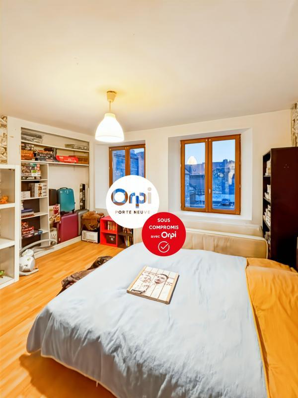 Immeuble - 275 m² - 10 pièces