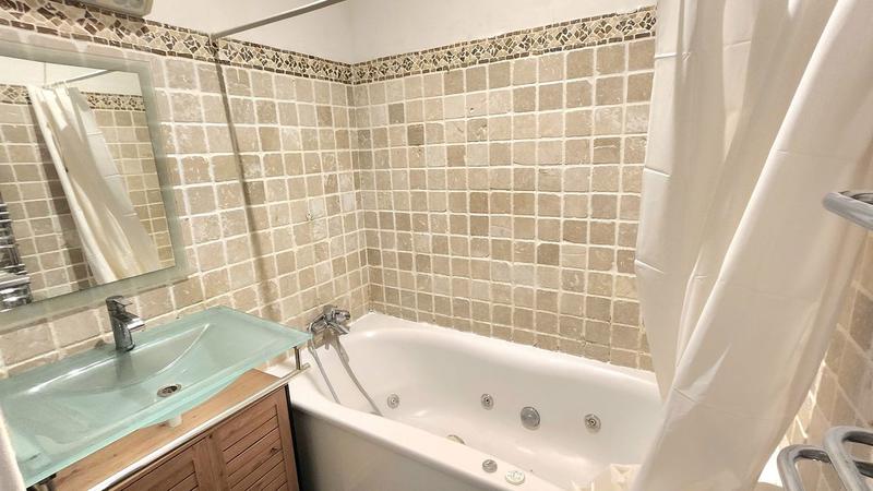 Appartement - 82 m² - 3 pièces