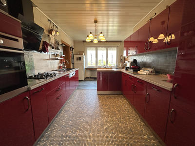 Maison - 163 m² - 8 pièces