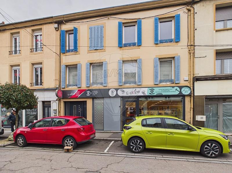 Maison - 240 m² - 12 pièces