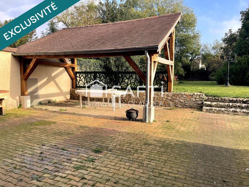 Maison - 235 m² - 9 pièces