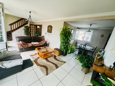 Maison - 95 m² - 5 pièces