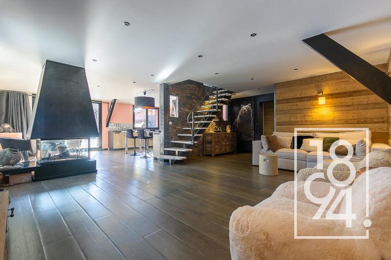 Maison - 235 m² - 8 pièces