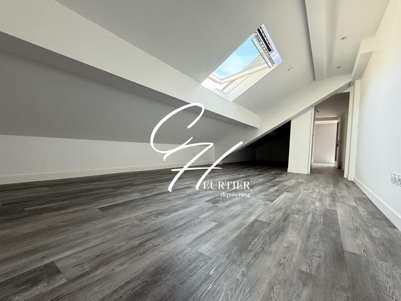 Appartement - 104 m² - 5 pièces