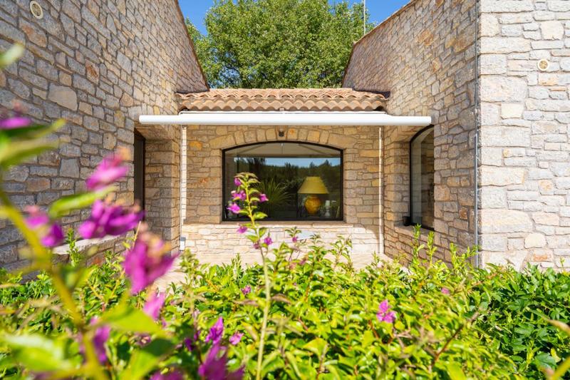 Villa - 300 m² - 8 pièces