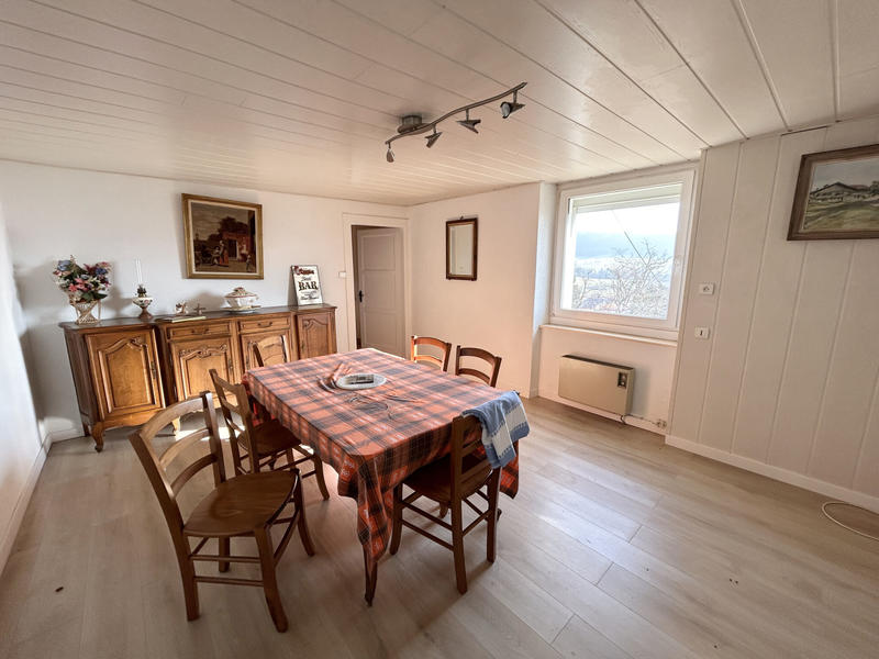 Maison - 168 m² - 9 pièces