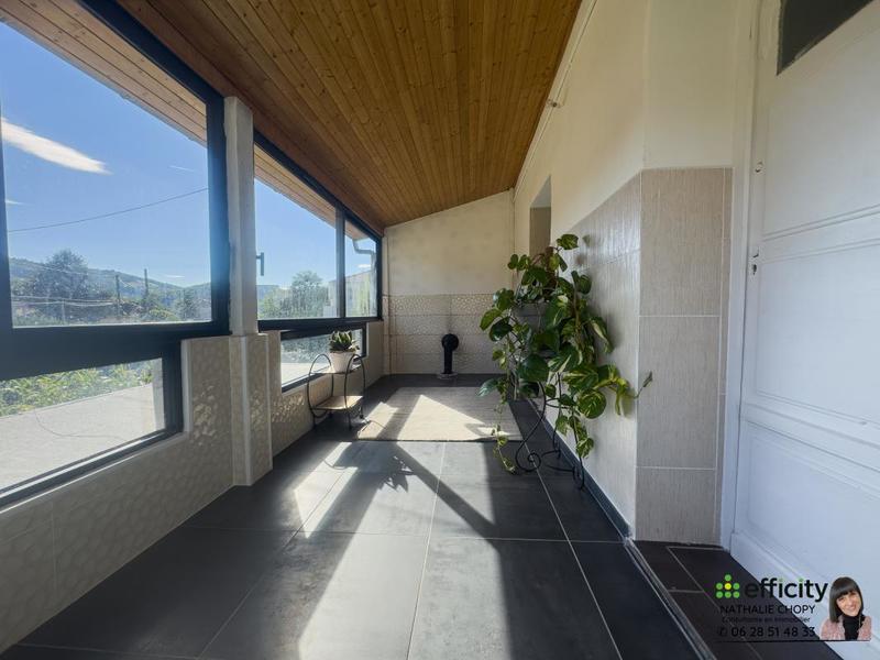 Maison - 250 m² - 12 pièces