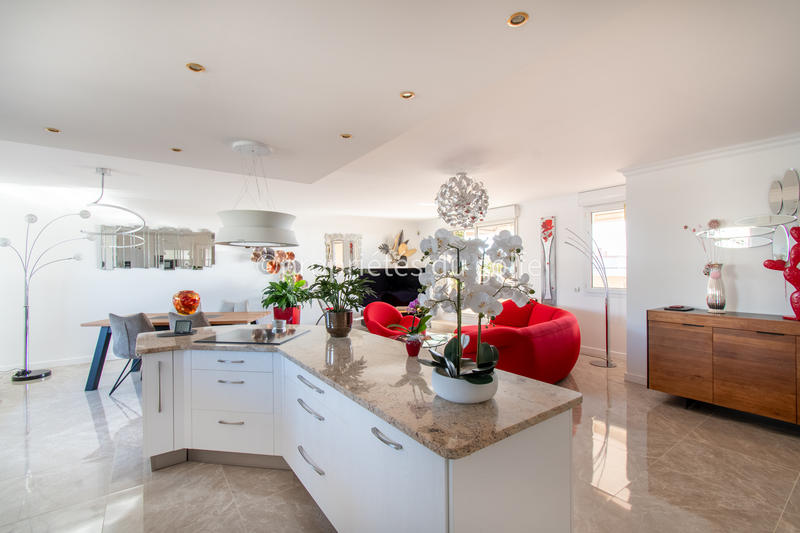 Appartement - 120 m² - 4 pièces