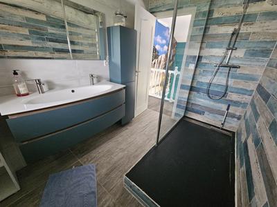 Maison - 247 m² - 8 pièces