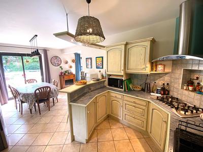 Maison - 180 m² - 8 pièces