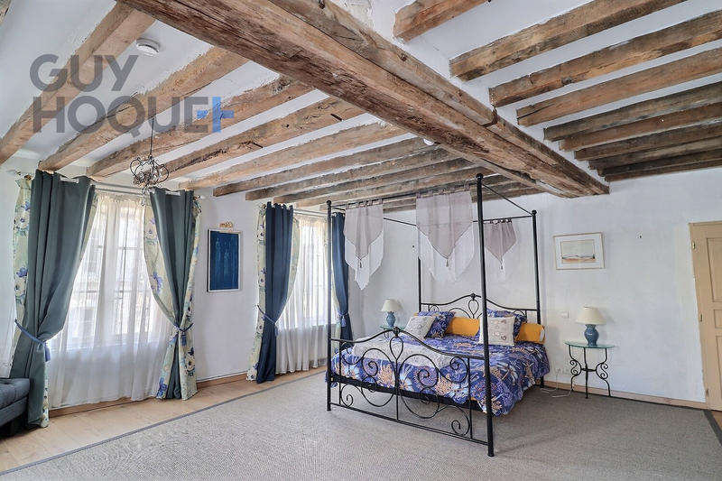 Maison - 230 m² - 6 pièces