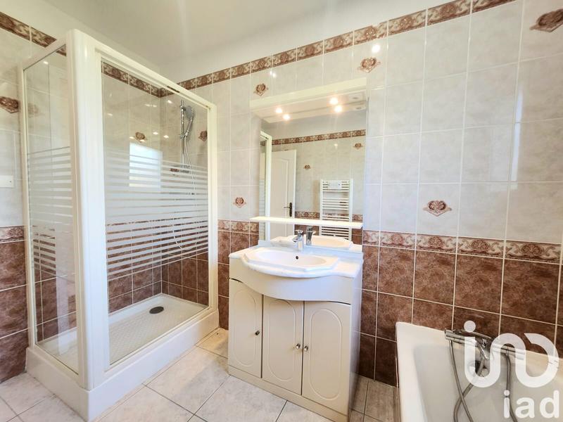 Maison - 256 m² - 5 pièces