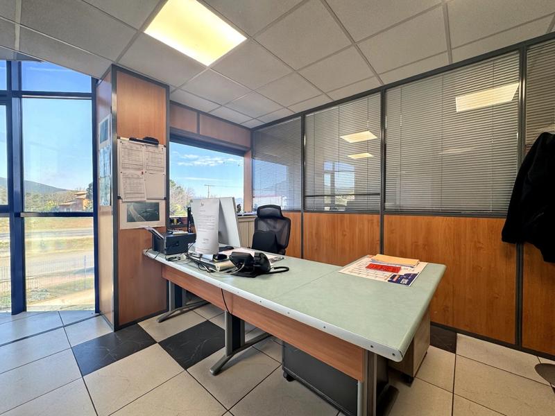 Local commercial - 770 m² - 10 pièces