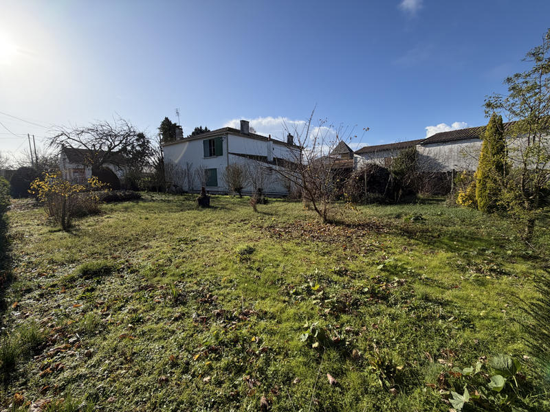 Maison - 237 m² - 8 pièces