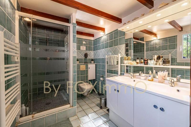 Villa - 225 m² - 6 pièces