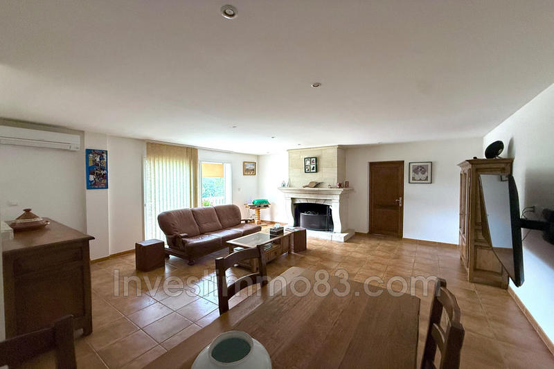 Propriété - 236 m² - 9 pièces