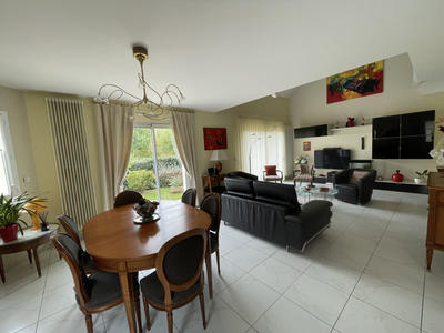 Maison - 161 m² - 6 pièces