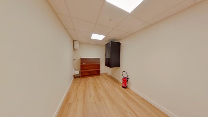 Bureau - 148 m² - 6 pièces