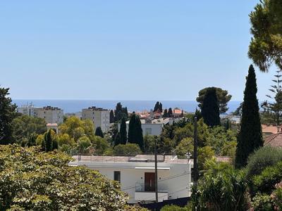 Penthouse - 74 m² - 3 pièces