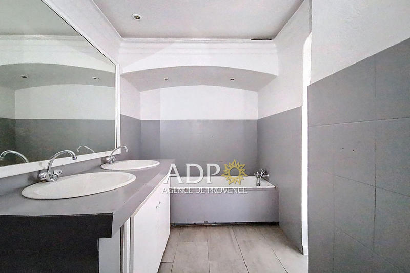 Appartement - 93 m² - 3 pièces