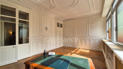 Local commercial - 85 m² - 4 pièces