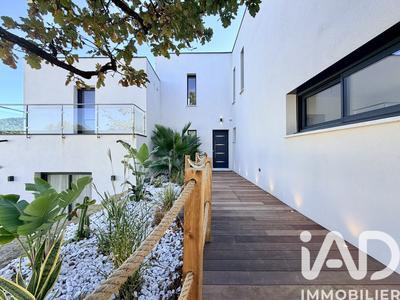 Maison - 177 m² - 6 pièces