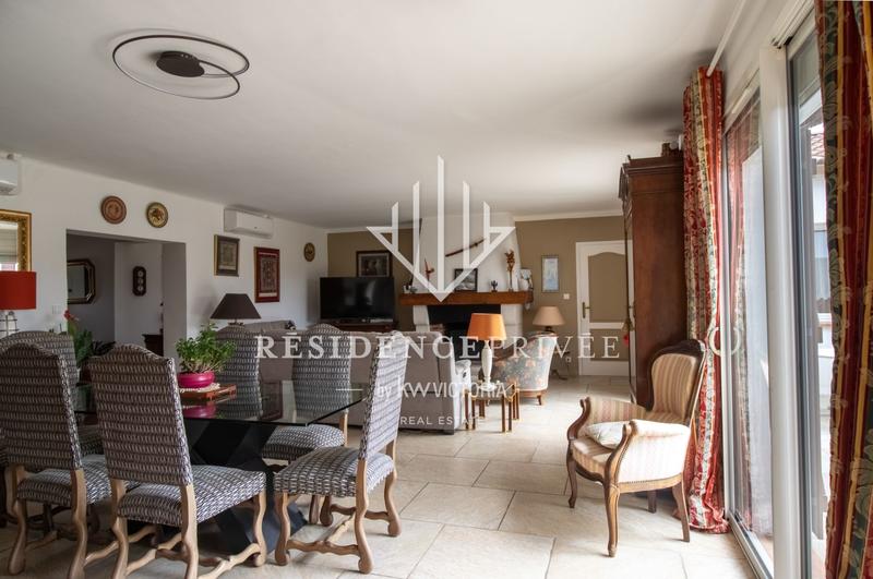 Maison chambre d'hôtes - 195 m² - 8 pièces