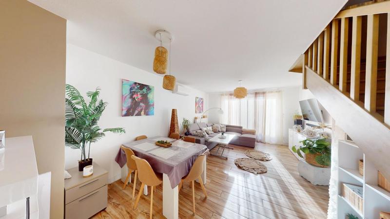 Maison - 90 m² - 4 pièces