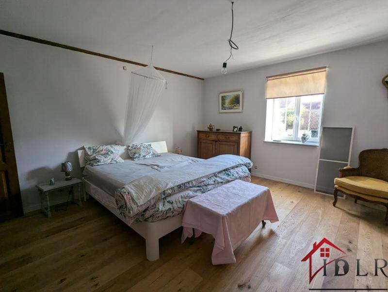 Maison - 240 m² - 7 pièces