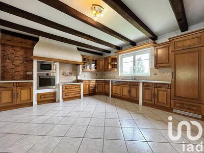 Maison - 237 m² - 7 pièces