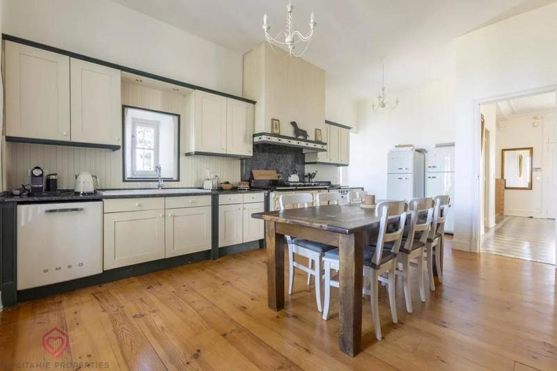 Manoir - 430 m² - 10 pièces