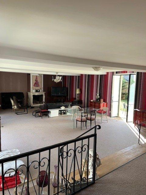 Maison - 193 m² - 16 pièces