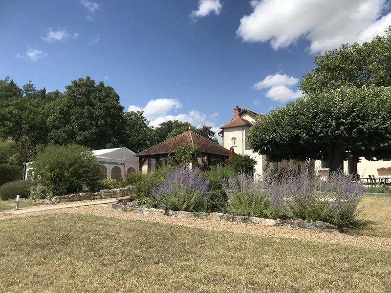 Magasins - 706 m² - 16 pièces