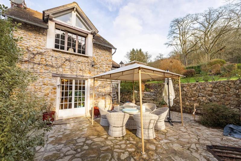 Maison - 212 m² - 9 pièces