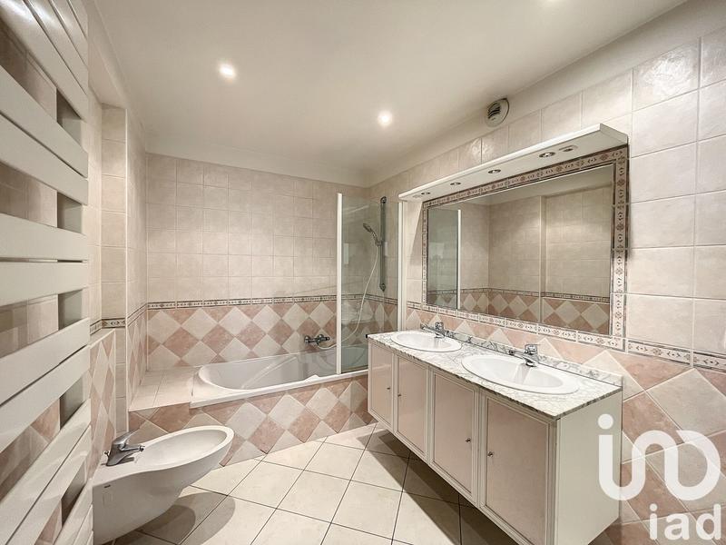 Appartement - 121 m² - 4 pièces