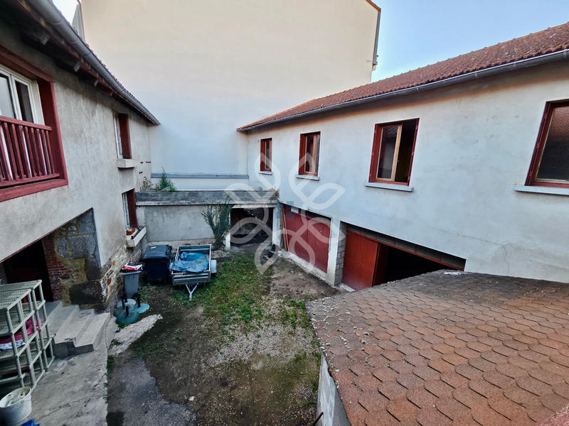 Immeuble - 305 m² - 20 pièces