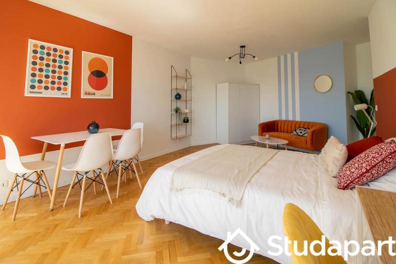 Chambre - 11 m² - 1 pièce