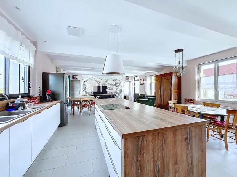 Maison - 102 m² - 4 pièces